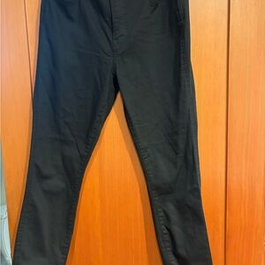 Kut from the Kloth Fab Ab Ankle Skinny jeans in Connie style, black wash.